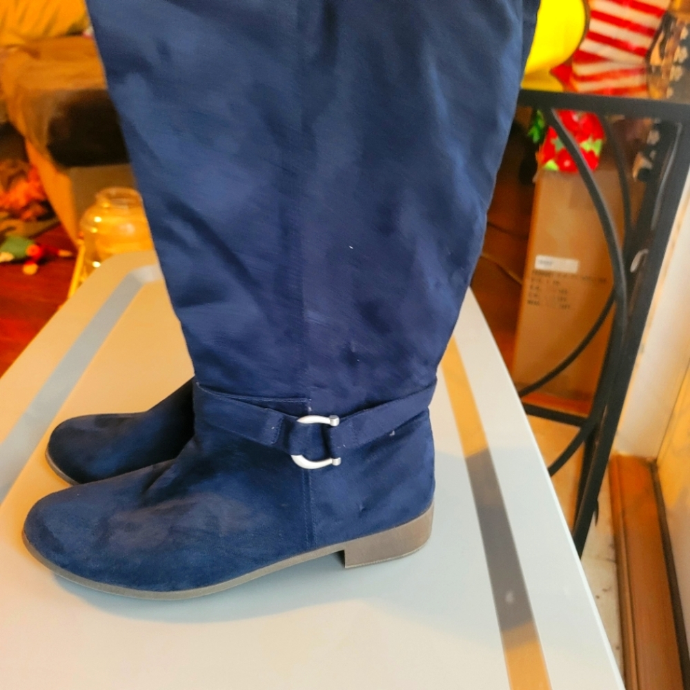 JG navy boots. Worn once, size 12.